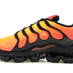 Nike Air VaporMax Plus
Black Orange Crimson
